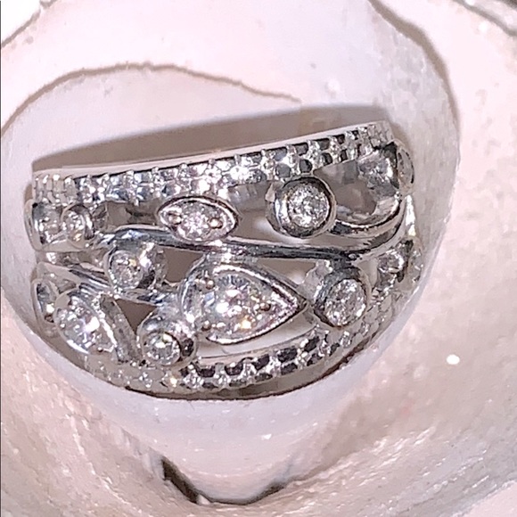 Diamond and white gold rococo band ring - Picture 2 of 14